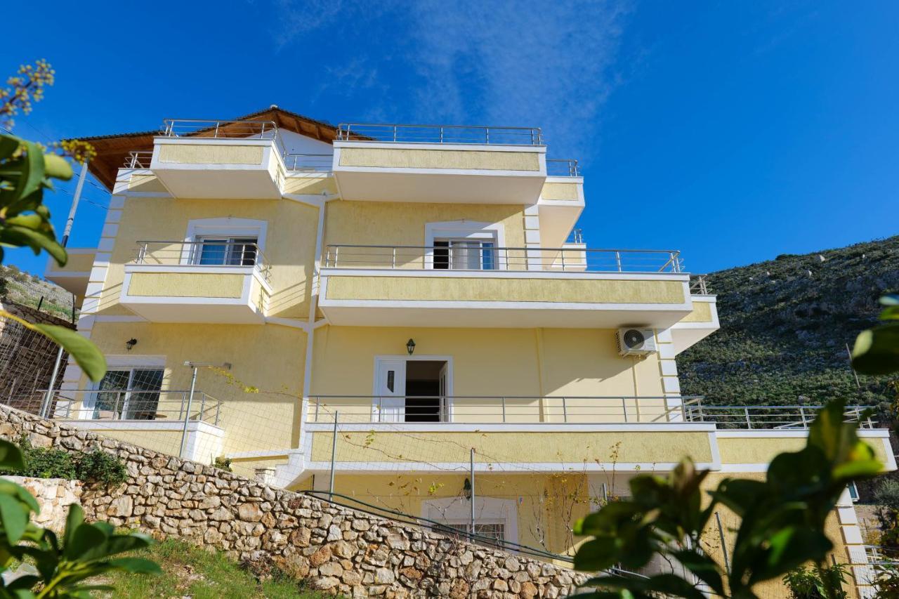 Sunny Holiday Sarande Bagian luar foto