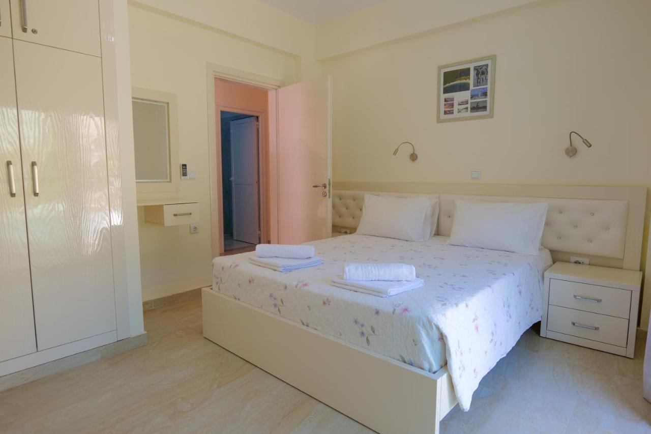 Sunny Holiday Sarande Bagian luar foto