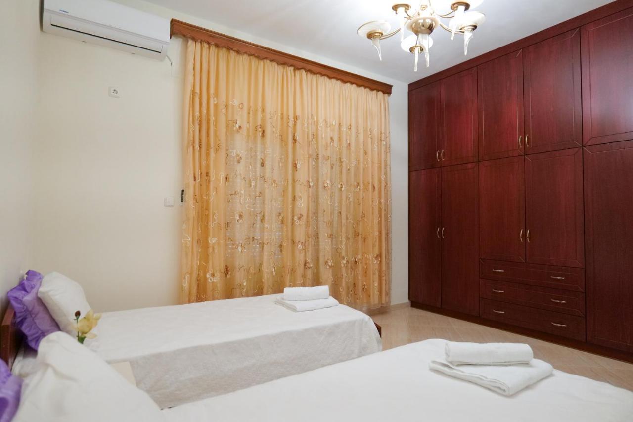 Sunny Holiday Sarande Bagian luar foto
