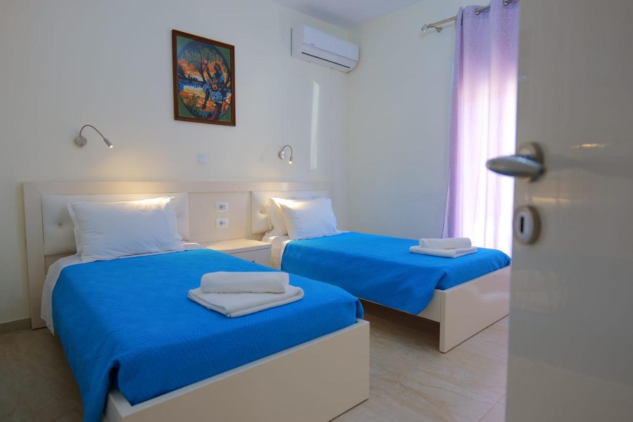 Sunny Holiday Sarande Bagian luar foto