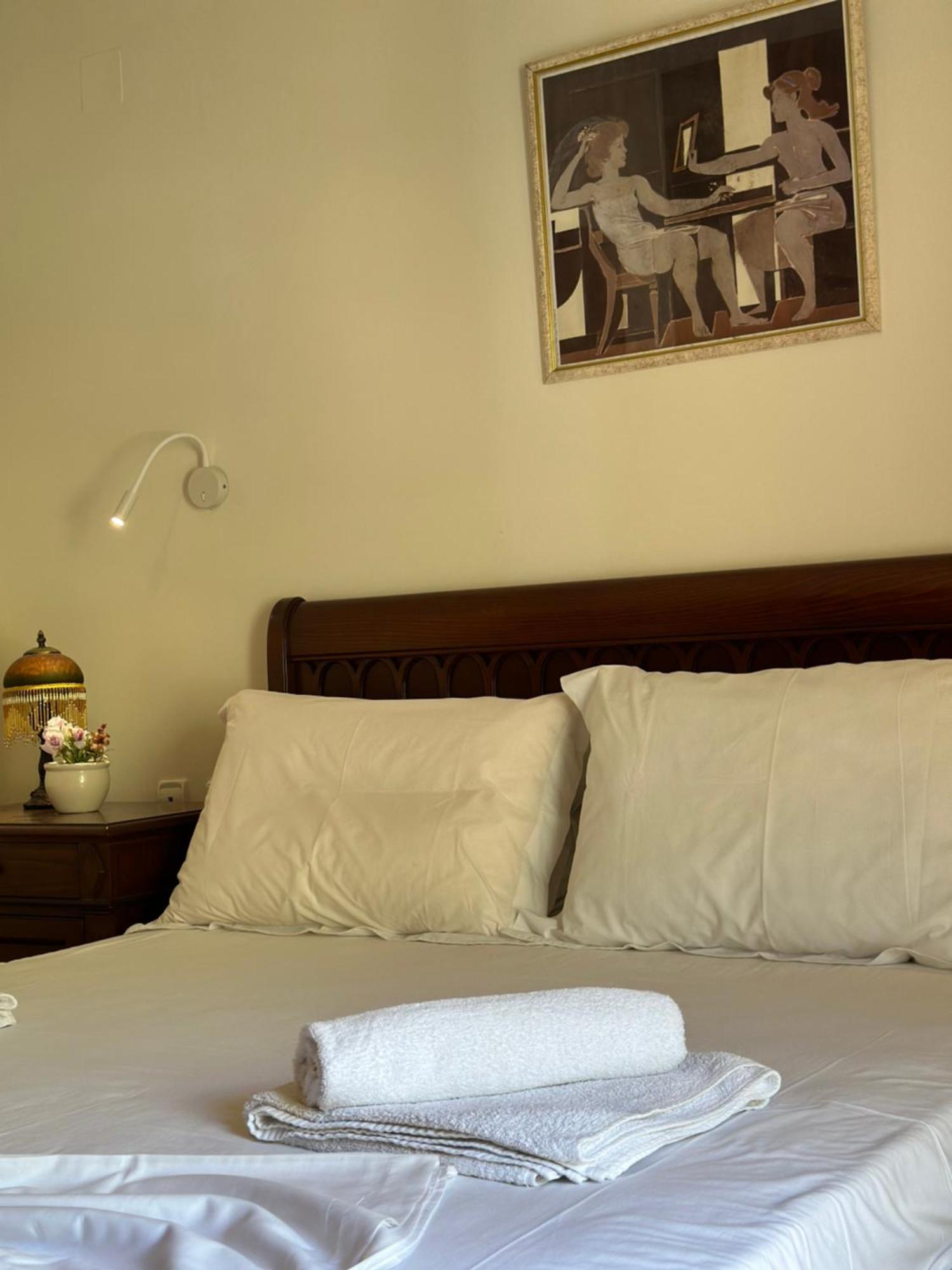 Sunny Holiday Sarande Bagian luar foto